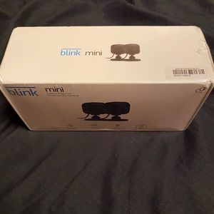 Blink Mini – Compact indoor plug-in smart security camera